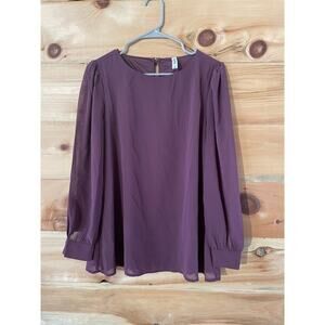 Zenana Womens purple basic blouse. Faux pearl buttons. Size Small. Office work